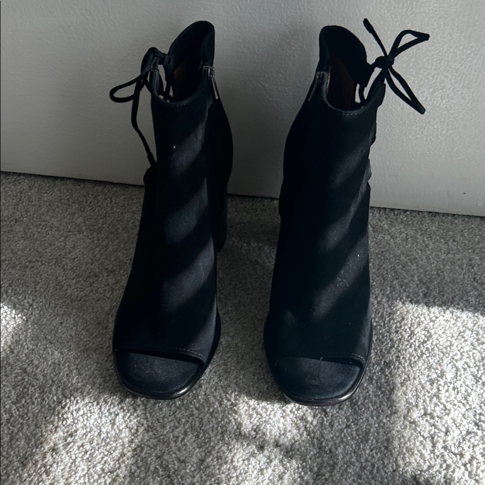 Frye Amy Side Ghillie Bootie NWOT - Picture 3 of 7